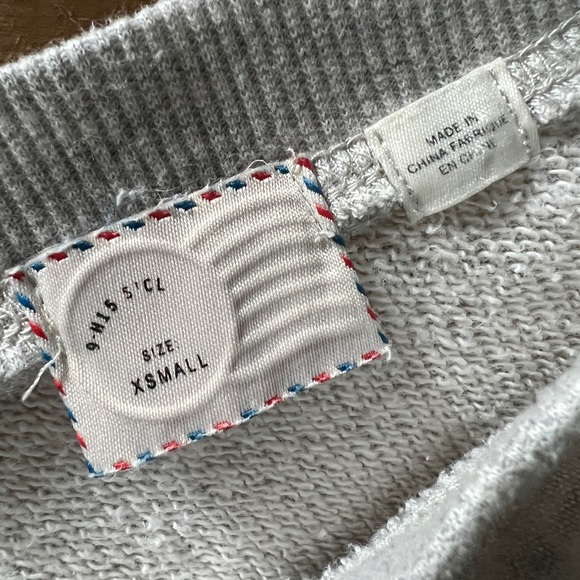 Anthropologie sweatshirt with 3/4 sleeve , floral embroidery - Picture 3 of 5